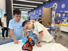 努力于打制青少育新阵地