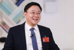 出“聚焦自从可控通用大模子